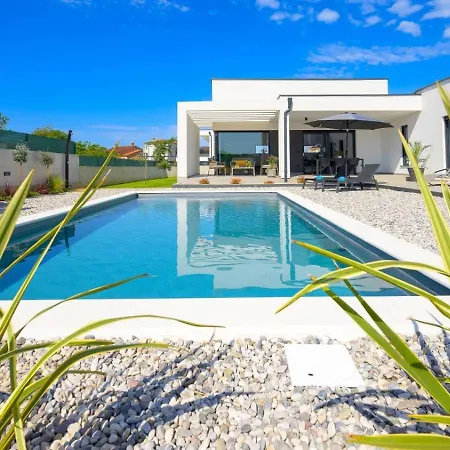 Appartement Beachfront Pool