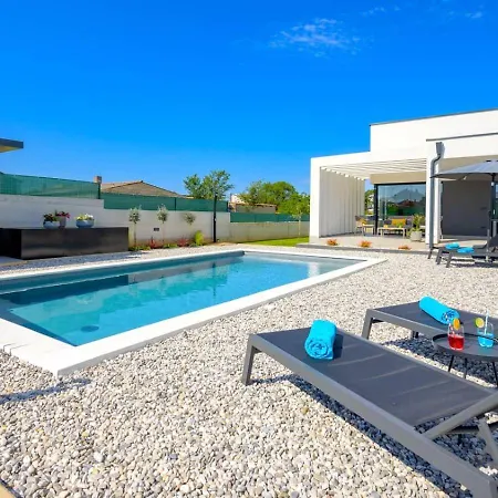 Beachfront Pool *