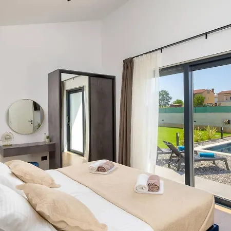 Beachfront Pool * Lido Adriano