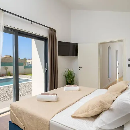Apartment Beachfront Pool *
