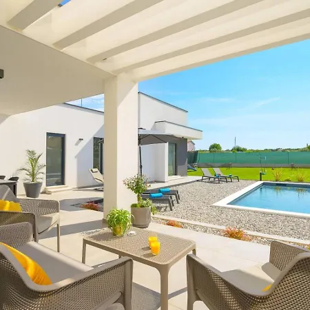 Apartment Beachfront Pool *